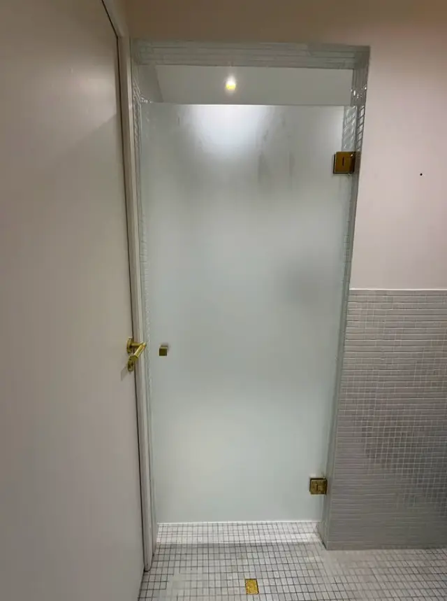 spa versaille - portes de douches - miroiterie perucca